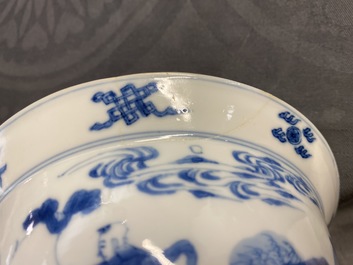 Twee Chinese blauw-witte kommen, Kangxi